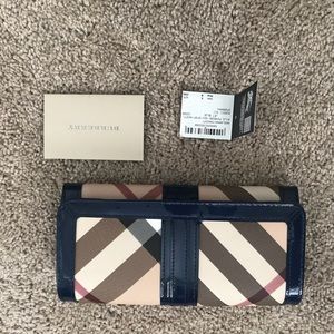 Burberry Nova Check Wallet! Jet Blue